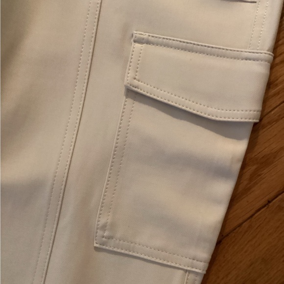 NEW BANANA REPUBLIC HIGH WAISTED TAPERED CARGO - PLEATED CUFF - LUXURIOUS FABRIC - Picture 13 of 16